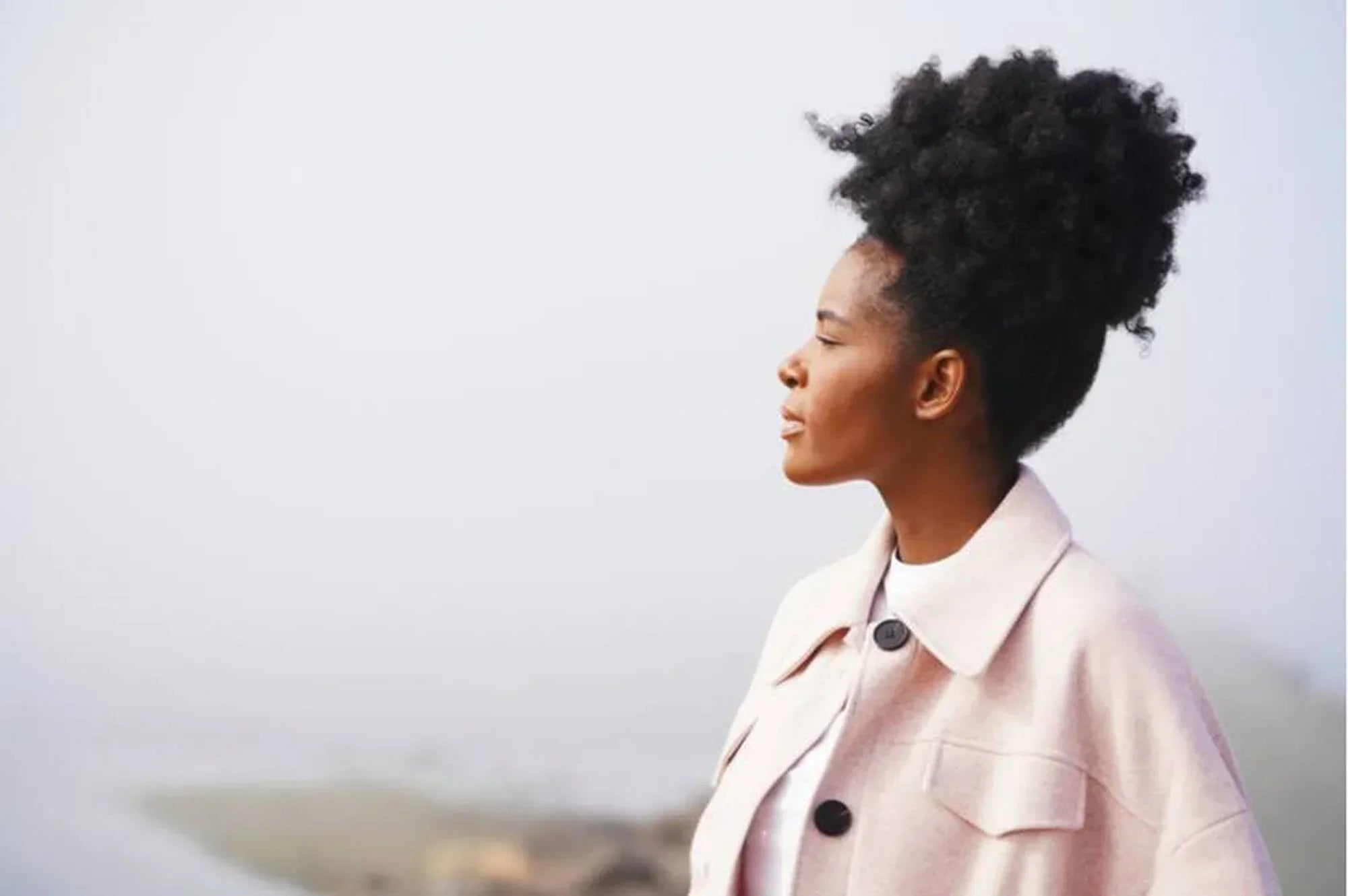 13 Chic Curly Hair Updos That Get Your Curls Out Of Your Face